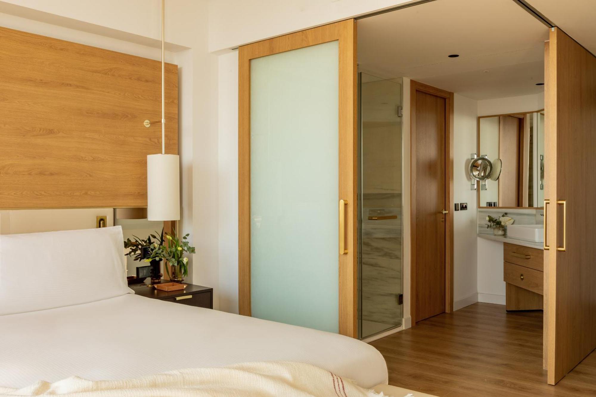 Torre Melina, A Gran Melia Hotel Barcelona Exteriér fotografie A sliding door