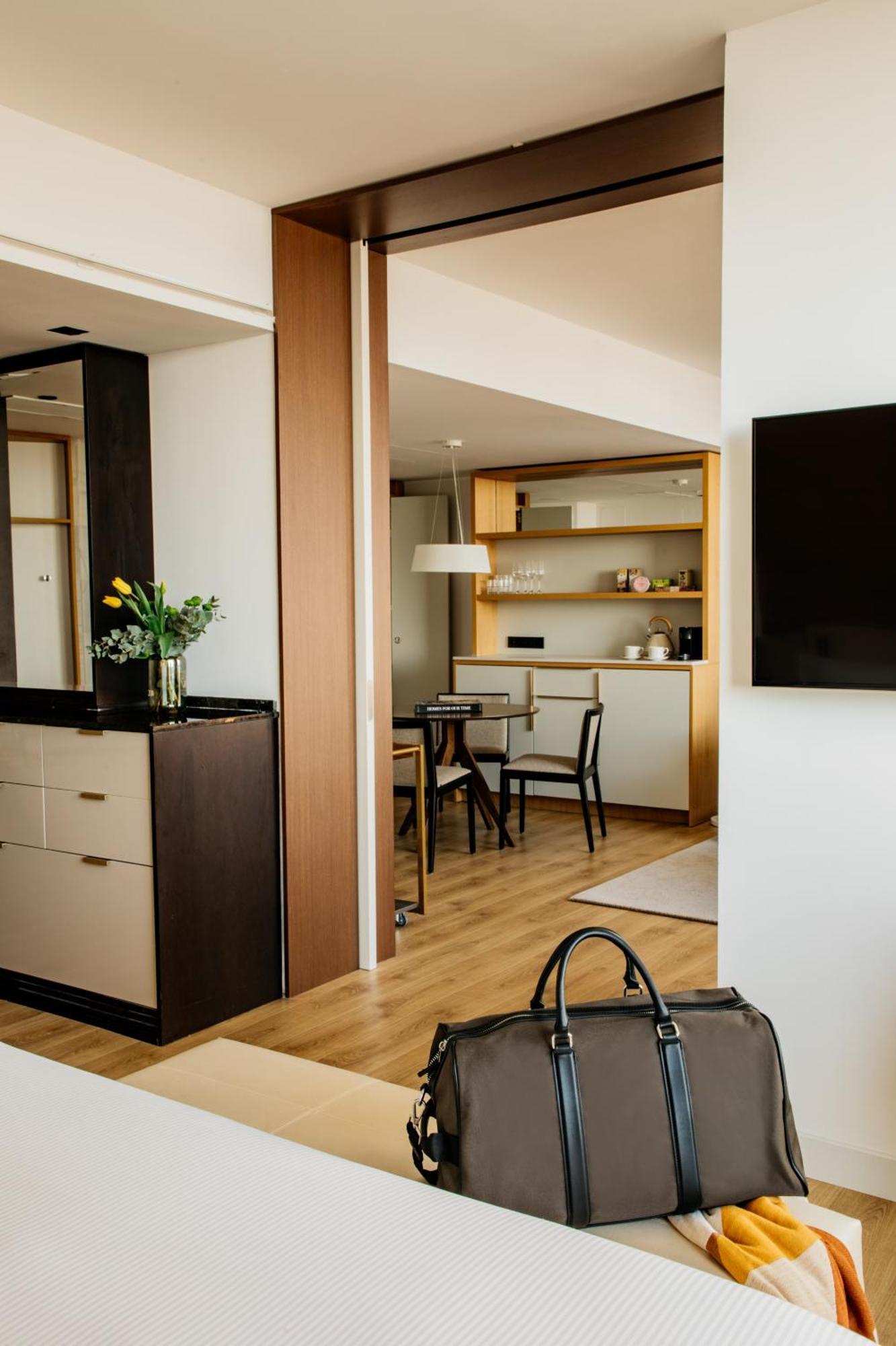 Torre Melina, A Gran Melia Hotel Barcelona Exteriér fotografie A typical apartment at the complex