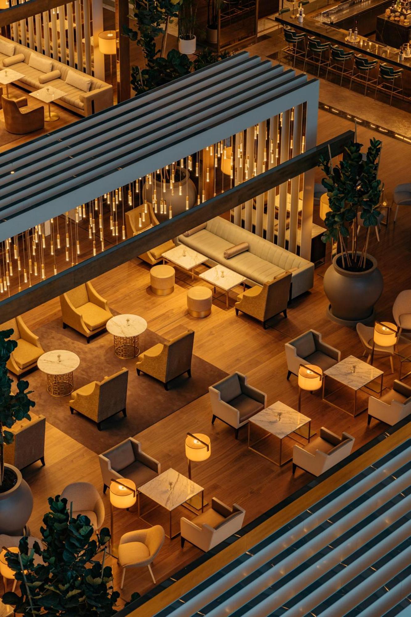 Torre Melina, A Gran Melia Hotel Barcelona Exteriér fotografie The lounge at the airport